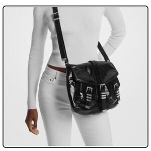 Michael Kors Darrington Large Crackled Leather Shoulder Bag - black